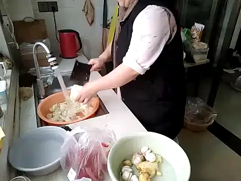 Weiwei5200 online show from March 30, 2026, 7:21 am