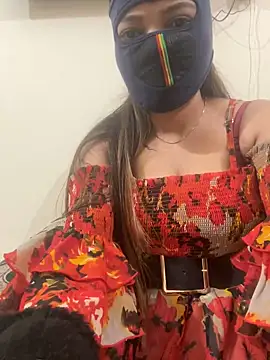 HoneyBearCpl online show from February 25, 2025, 2:04 pm