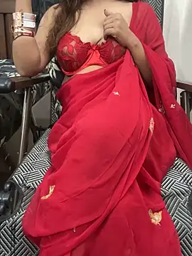 Snapshot of HoneyBearCpl chatting on March 1, 2026, 4:07 pm HoneyBearCpl online show from March 1, 2026, 4:07 pm