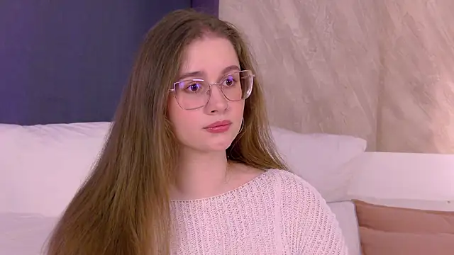 EllieHayes online show from July 2, 2026, 9:21 pm
