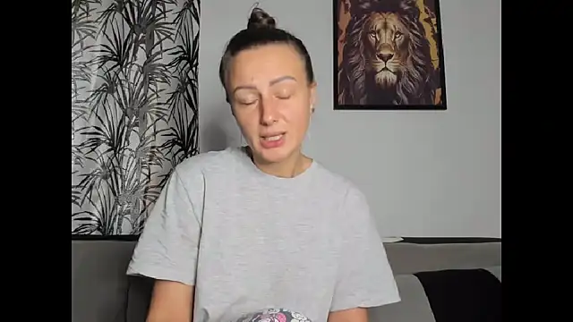 AudreyJoy online show from April 28, 2026, 5:01 am