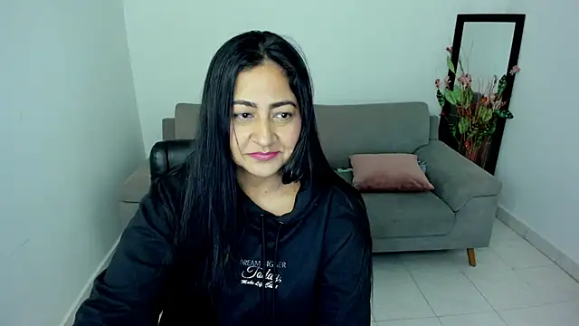 Adele Sweett online show from December 19, 2025, 10:17 am