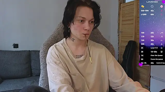 esajukyy online show from April 10, 2026, 8:54 am