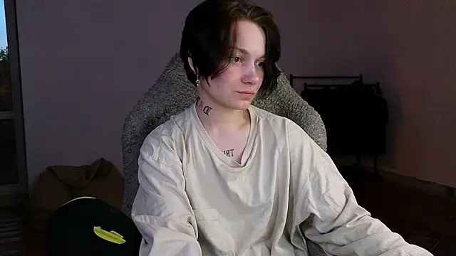 esajukyy online show from May 28, 2026, 3:18 pm