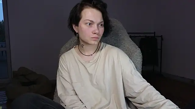 esajukyy online show from July 15, 2026, 3:19 pm