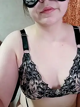 Snapshot of Miranda_Nancy chatting on February 17, 2025, 3:55 pm Miranda Nancy online show from February 17, 2025, 3:55 pm