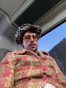 zenzero87 online show from March 3, 2025, 5:47 am