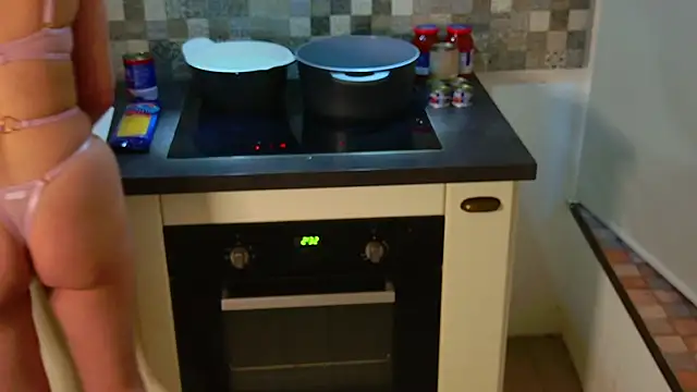 Aleniia10 online show from February 5, 2026, 4:47 pm