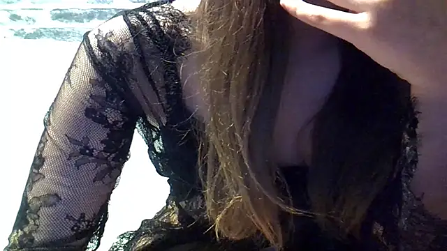 Aleniia10 online show from November 21, 2025, 9:47 pm