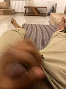 Snapshot of Lahcene chatting on February 6, 2026, 11:45 pm Lahcene online show from February 6, 2026, 11:45 pm