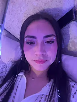 Melody 04 online show from November 22, 2025, 4:44 am