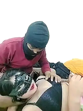 Snapshot of ascuple chatting on February 18, 2025, 10:36 pm ascuple online show from February 18, 2025, 10:36 pm