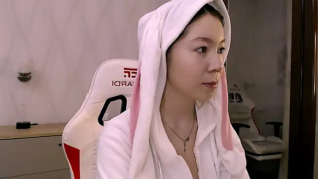 Babby Rabbit online show from November 10, 2025, 6:02 pm