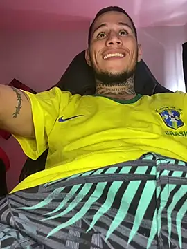 Snapshot of Junihn0 chatting on January 27, 2025, 7:35 pm Junihn0 online show from January 27, 2025, 7:35 pm