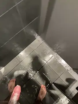 Snapshot of Loco42- chatting on October 6, 2025, 7:25 pm Loco42- online show from October 6, 2025, 7:25 pm