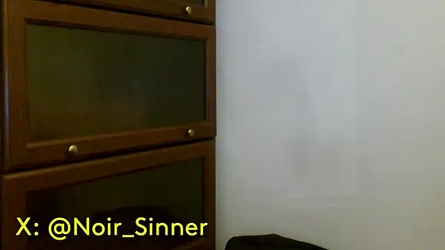 sinnernoir online show from May 7, 2026, 1:21 am