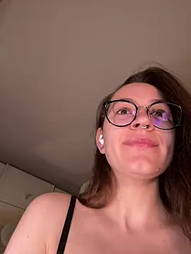 Snapshot of Lilly_Soulmate chatting on May 8, 2026, 3:10 am Lilly Soulmate online show from May 8, 2026, 3:10 am