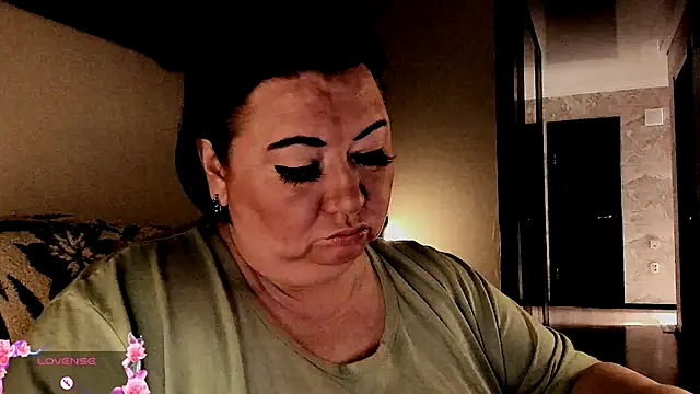 SexxyDreams1 online show from October 9, 2025, 5:19 am