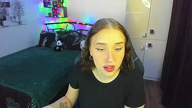 LinaTruly online show from February 20, 2026, 10:22 pm