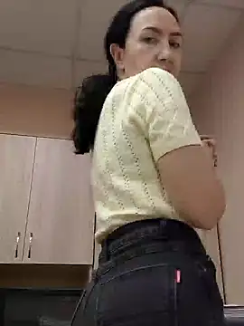 Snapshot of SweetBerryBella chatting on January 21, 2025, 6:11 am SweetBerryBella online show from January 21, 2025, 6:11 am