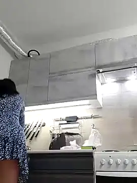 Snapshot of SweetBerryBella chatting on February 5, 2025, 12:17 pm SweetBerryBella online show from February 5, 2025, 12:17 pm