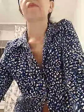 Snapshot of SweetBerryBella chatting on February 17, 2025, 4:28 pm SweetBerryBella online show from February 17, 2025, 4:28 pm