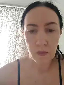 Snapshot of SweetBerryBella chatting on March 5, 2025, 11:06 am SweetBerryBella online show from March 5, 2025, 11:06 am