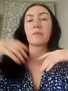 Snapshot of SweetBerryBella chatting on February 24, 2025, 4:26 pm SweetBerryBella online show from February 24, 2025, 4:26 pm