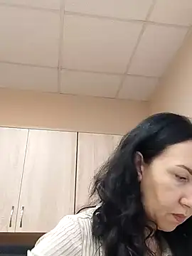 Snapshot of SweetBerryBella chatting on January 14, 2025, 6:02 am SweetBerryBella online show from January 14, 2025, 6:02 am