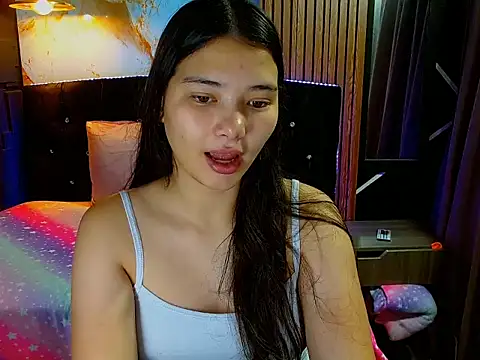 alissonwinx online show from June 24, 2026, 7:11 pm
