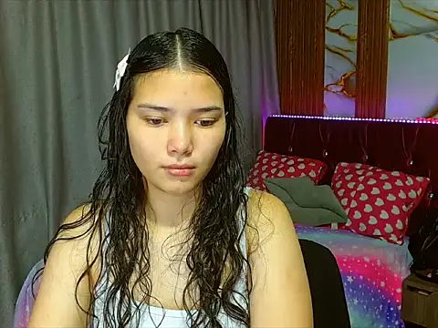alissonwinx online show from July 27, 2026, 7:32 pm
