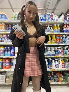 Snapshot of VelvetVixenI chatting on February 7, 2026, 5:32 pm VelvetVixenI online show from February 7, 2026, 5:32 pm