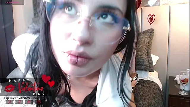 Snapshot of mia_saintt chatting on February 15, 2025, 3:39 pm mia saintt online show from February 15, 2025, 3:39 pm