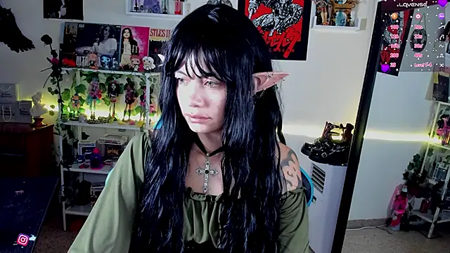 Snapshot of _sakae_ chatting on October 14, 2025, 7:42 am sakae online show from October 14, 2025, 7:42 am