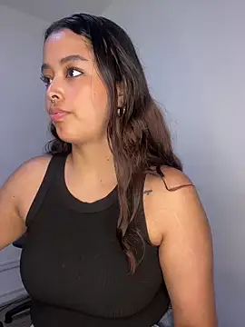 Ariana Pierce online show from May 10, 2026, 2:19 pm