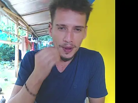 Snapshot of roystonee10 chatting on December 29, 2024, 9:52 pm roystonee10 online show from December 29, 2024, 9:52 pm