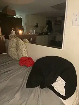 bree4205 online show from January 2, 2025, 11:27 pm