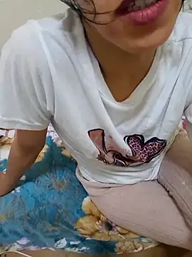 Snapshot of Linda-53 chatting on February 12, 2025, 10:26 pm Linda-53 online show from February 12, 2025, 10:26 pm