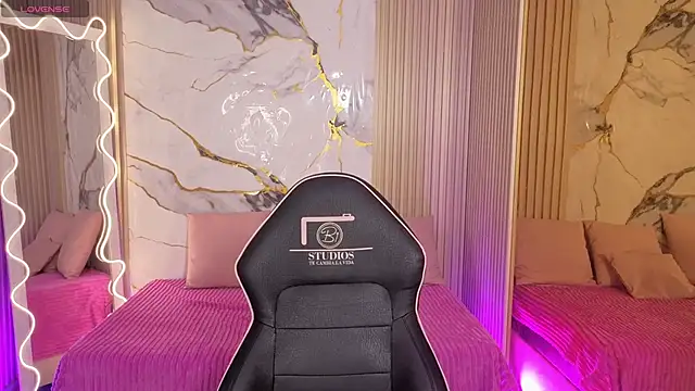 Snapshot of penelope_tay1 chatting on April 16, 2026, 3:29 am penelope tay1 online show from April 16, 2026, 3:29 am