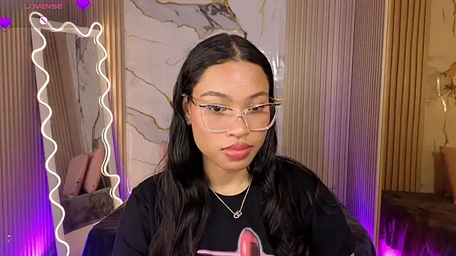 Snapshot of penelope_tay1 chatting on March 28, 2026, 3:40 am penelope tay1 online show from March 28, 2026, 3:40 am