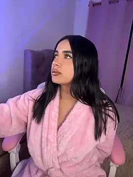 Emily-14 online show from November 7, 2025, 9:36 am