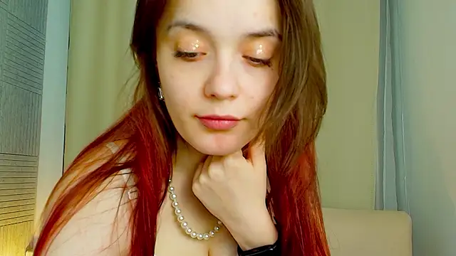 Snapshot of TrishaBerry chatting on January 17, 2025, 9:06 am TrishaBerry online show from January 17, 2025, 9:06 am