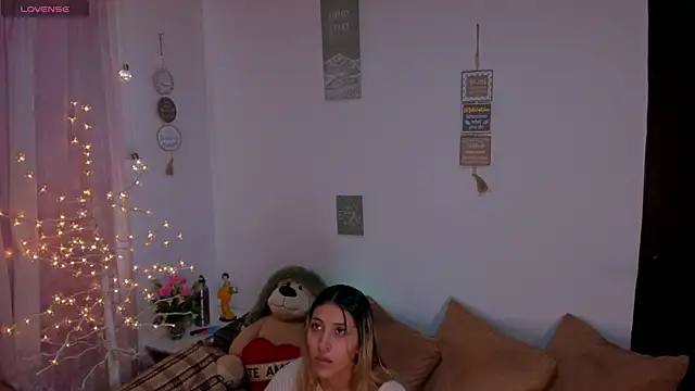 cuteweed420 online show from July 29, 2026, 8:19 pm
