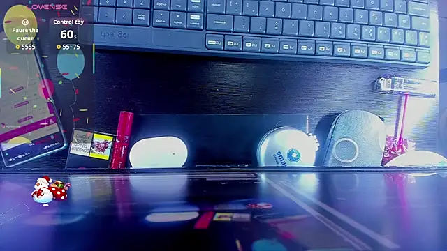  lara1 online show from March 5, 2026, 7:43 pm