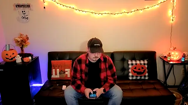 Snapshot of cmichaelxxx chatting on October 13, 2025, 10:54 pm cmichaelxxx online show from October 13, 2025, 10:54 pm