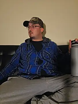 Snapshot of cmichaelxxx chatting on November 16, 2025, 1:32 am cmichaelxxx online show from November 16, 2025, 1:32 am