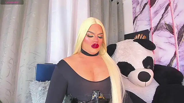 Missisabella  online show from June 18, 2026, 1:04 am