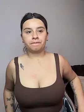 SaraBraun  online show from December 18, 2025, 6:34 pm