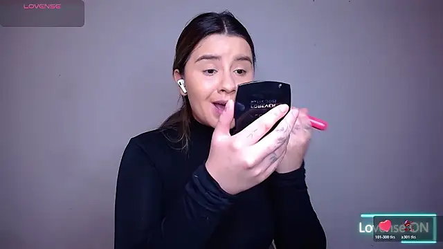 SaraBraun  online show from February 11, 2026, 5:13 pm