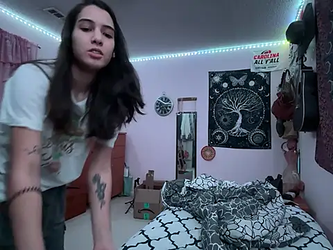 naughtynadia0502 online show from February 4, 2025, 5:31 am